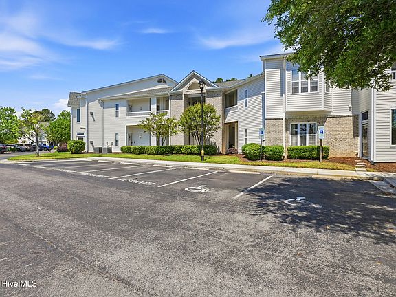 3rd image of 3909 Botsford Court Unit 104