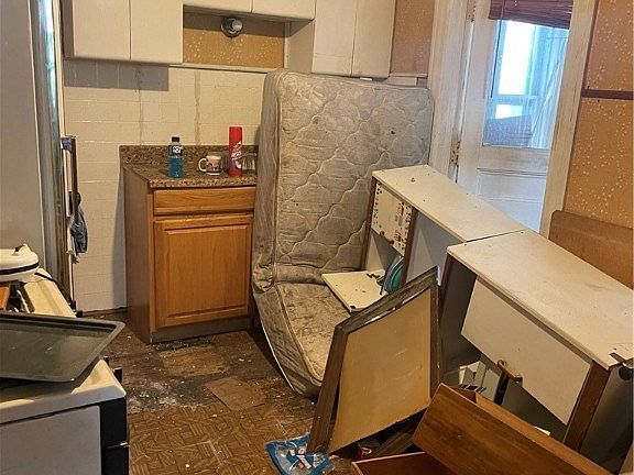 2nd image of 129 Charles Ave