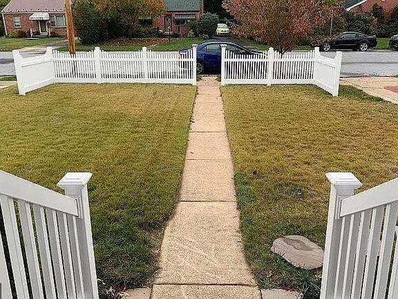 4th image of 3712 Green St