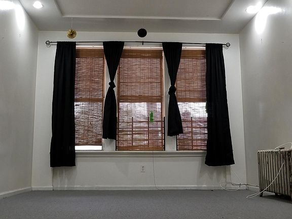 3rd image of 653 Rockaway Pkwy