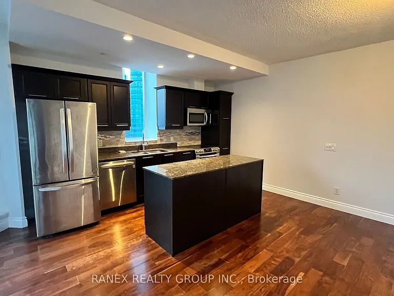 8 York St #2812 — Photo 11