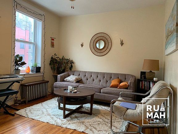 4th image of 135 Manhattan Ave #2