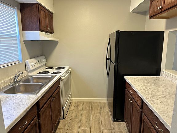 2nd image of 884 Old Hickory Blvd #D6