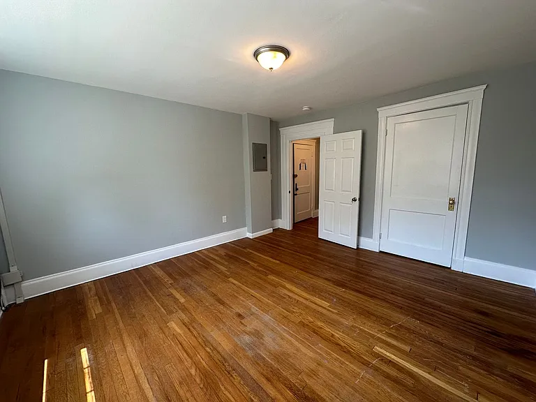 208 Main St. — Photo 25