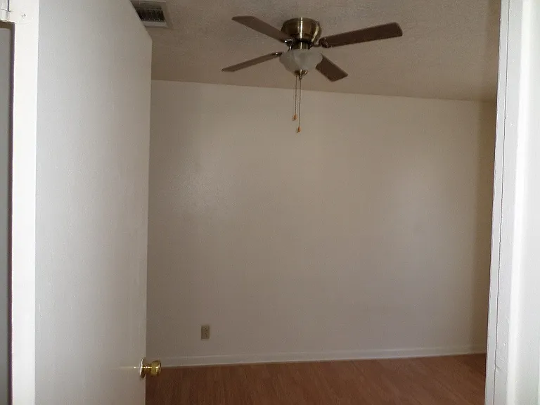 522 Wolf St — Photo 8