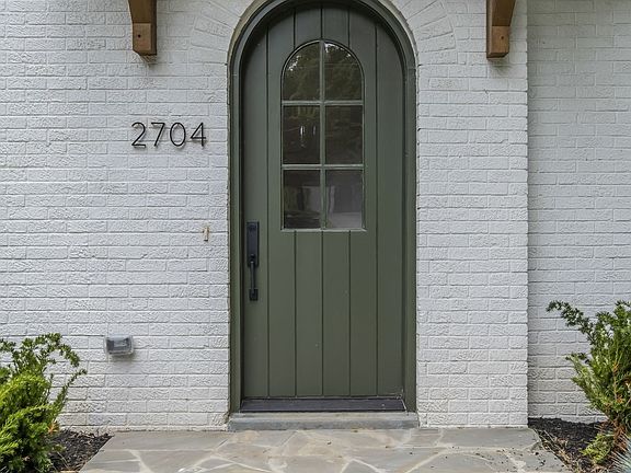 4th image of 2704 Westwood Ave