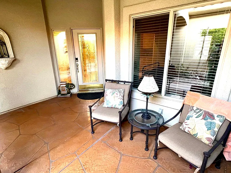 209 Kavenish Dr — Photo 28