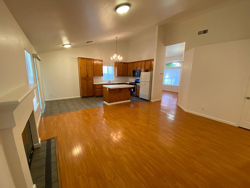 1st image of 8391 Dartford Dr