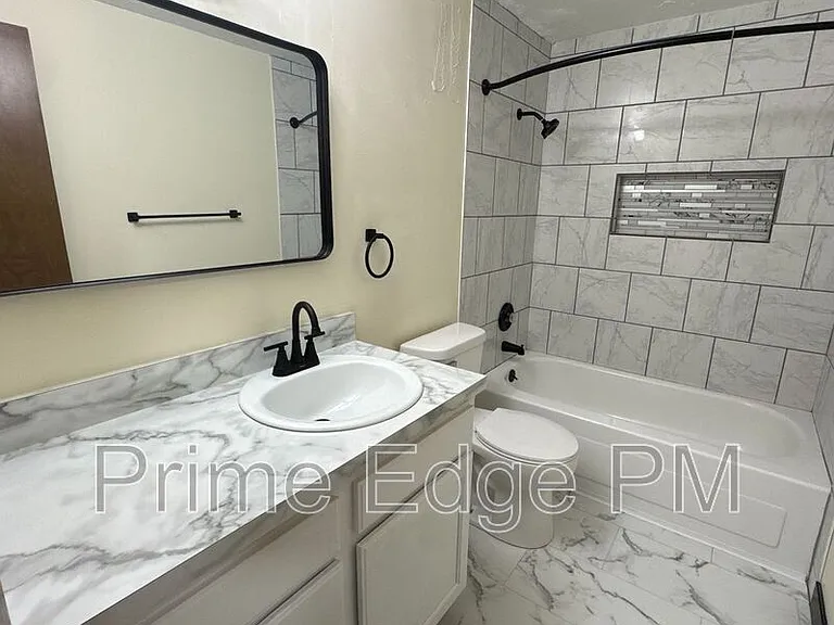2532 T St #4 — Photo 9