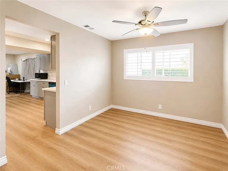 1118 W Orange Rd — Photo 4