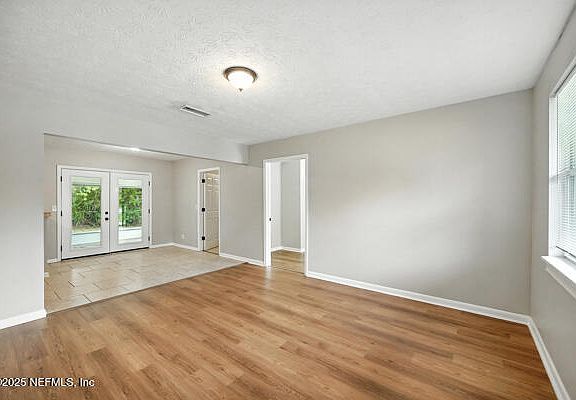 4th image of 5125 SAGINAW Avenue