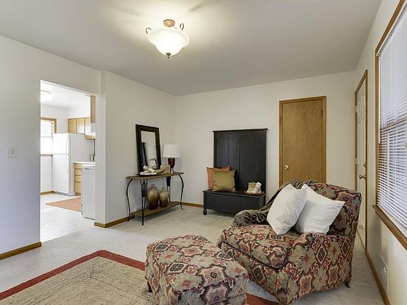 2nd image of 2162 Stewart Ave #2