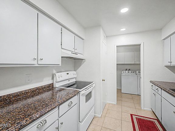 4th image of 730 S Parkcrest --