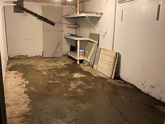 4th image of 1458 Blaine Dr
