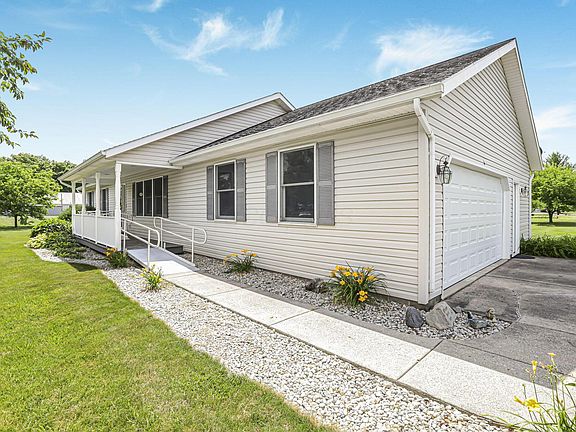 4th image of 2039 Oakview Dr