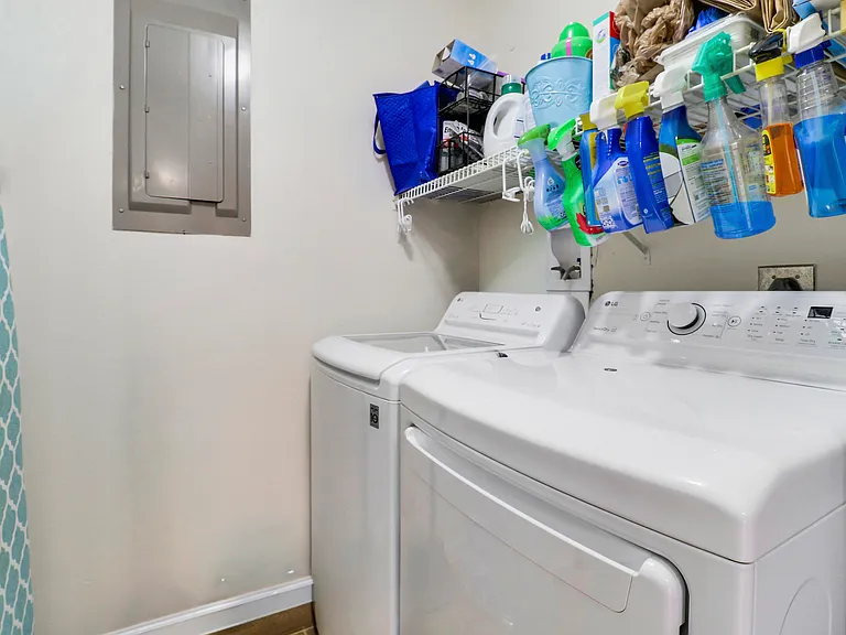 703 Stonewood Ct #16C — Photo 24