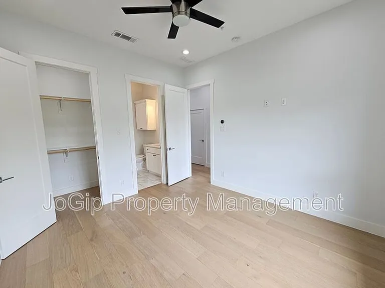 2620 Valley View Ln #102 — Photo 6