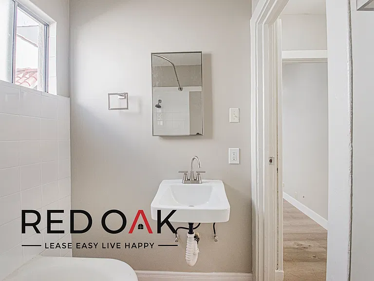 424 E 20th St #424.75 — Photo 18