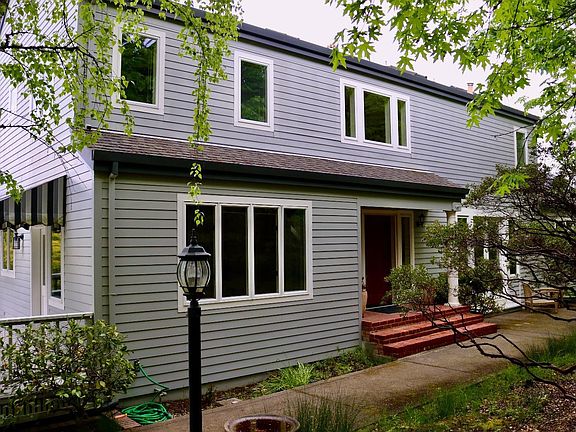 3rd image of 3575 Burnside Road