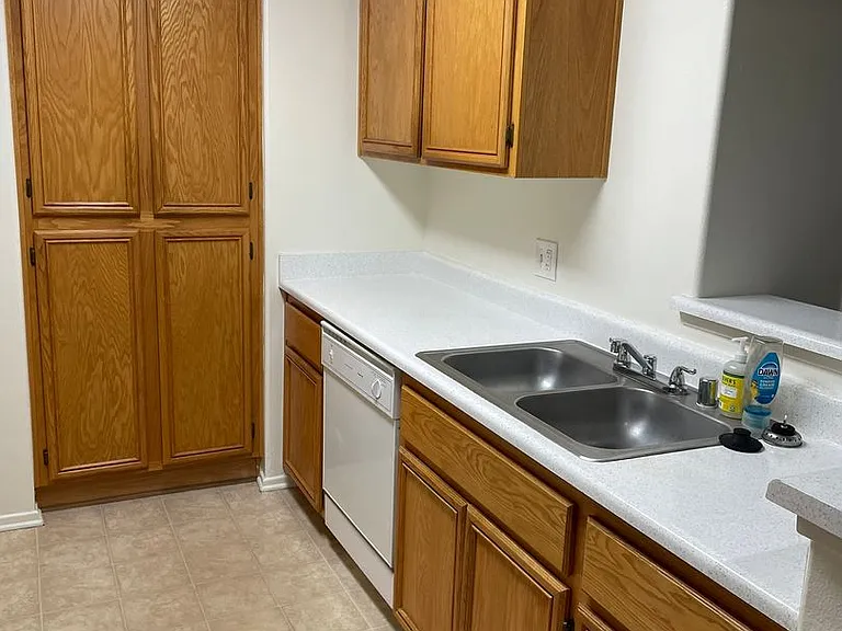 16710 Sherman Way — Photo 7