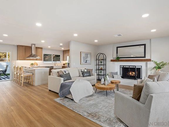 4th image of 5858 Del Cerro Blvd