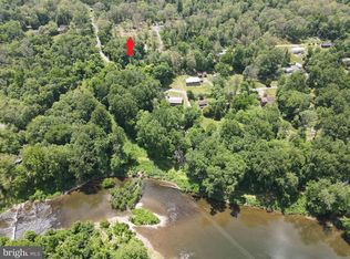 Oliver Ln, Great Cacapon, WV 25422