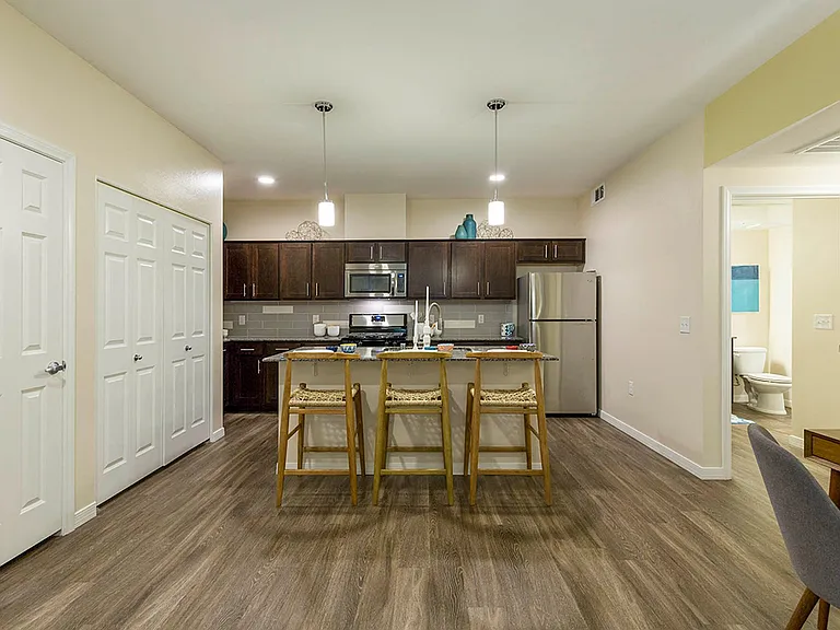 A1 774 SQ FT 1 Bed 1 Bath