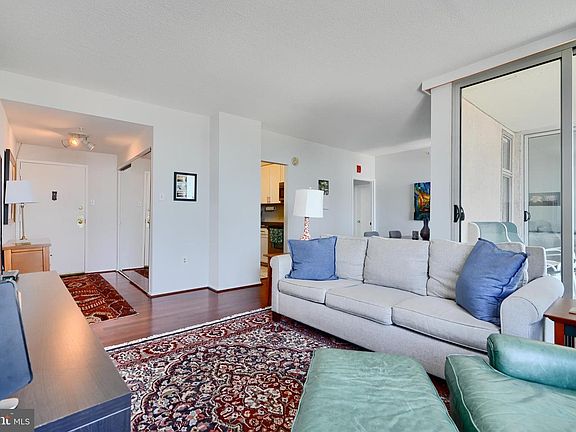2nd image of 28 Allegheny Ave APT 1504