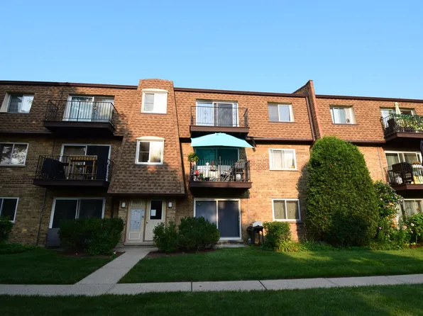 9467 Bay Colony Dr APT 3S, Des Plaines, IL 60016