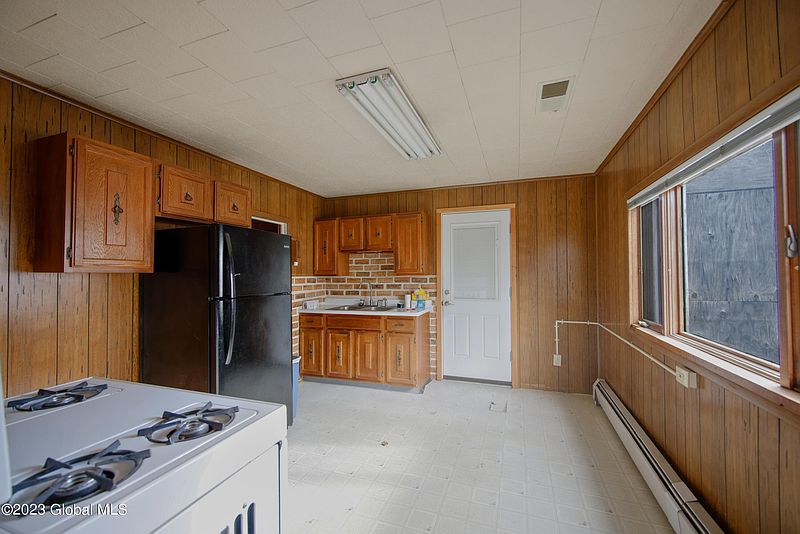 5th image of 567 Saratoga Street