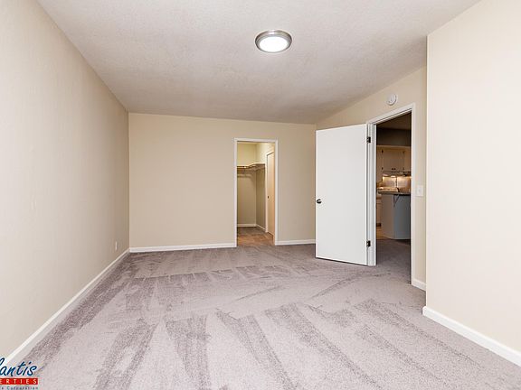5th image of 217 Oakland Ave APT 6