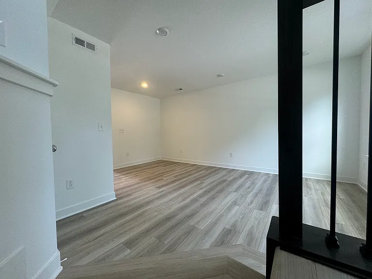 13847 Gatsby Dr — Photo 45