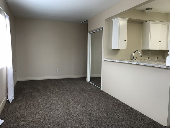 5th image of 4582-4588 50th St #4586.5