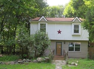 65 Gladstone Rd, Hewitt, NJ 07421