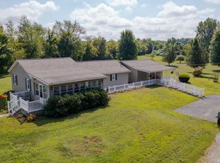 44261 70th St, Hartford, MI 49057