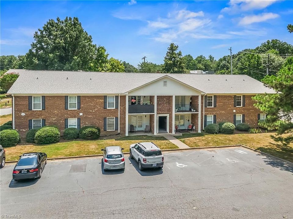 1st image of 4700 Lawndale Dr Unit D