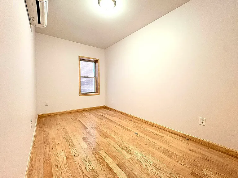 31 Spring St #1 — Photo 4