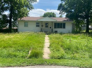 107 Kansas Ave, Hiawatha, KS 66434