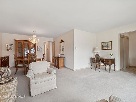 4th image of 7215 W Clarence Ave
