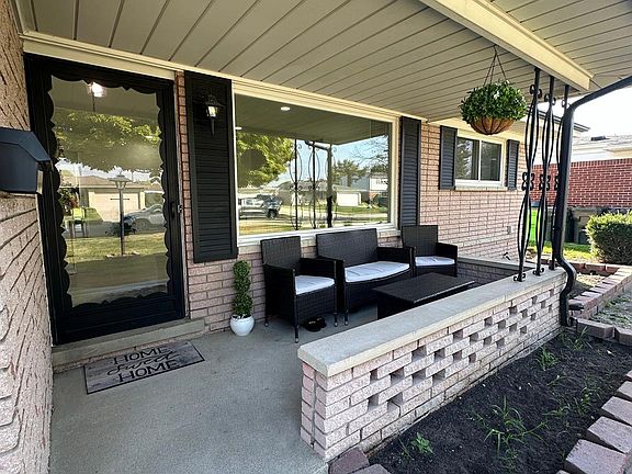 3rd image of 34080 Brookshire Dr