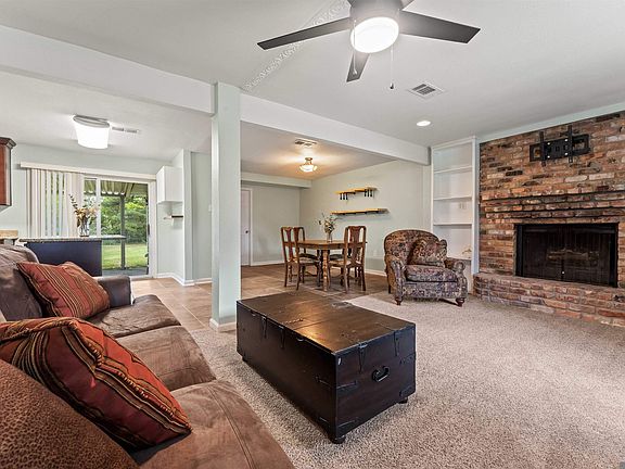 4th image of 14265 Firethorn Dr
