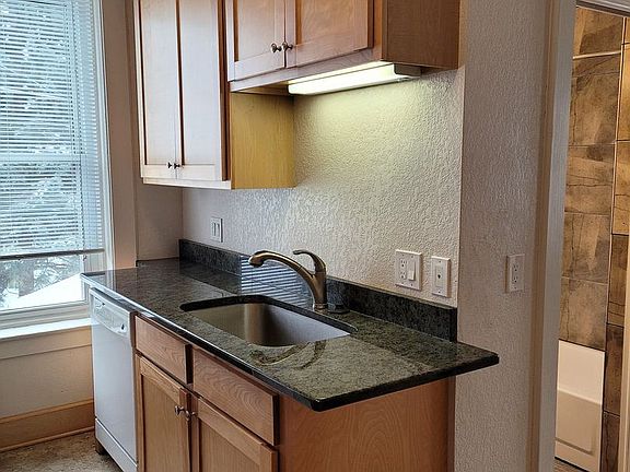 4th image of 97 Victoria St S #29