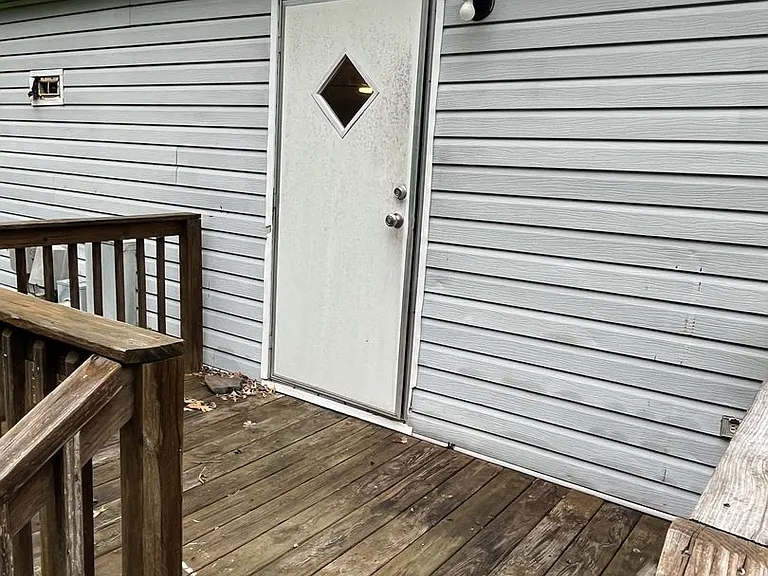 15420 Sharpe Rd — Photo 20