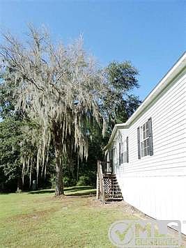 4th image of 1062 NE Ford Dr #1