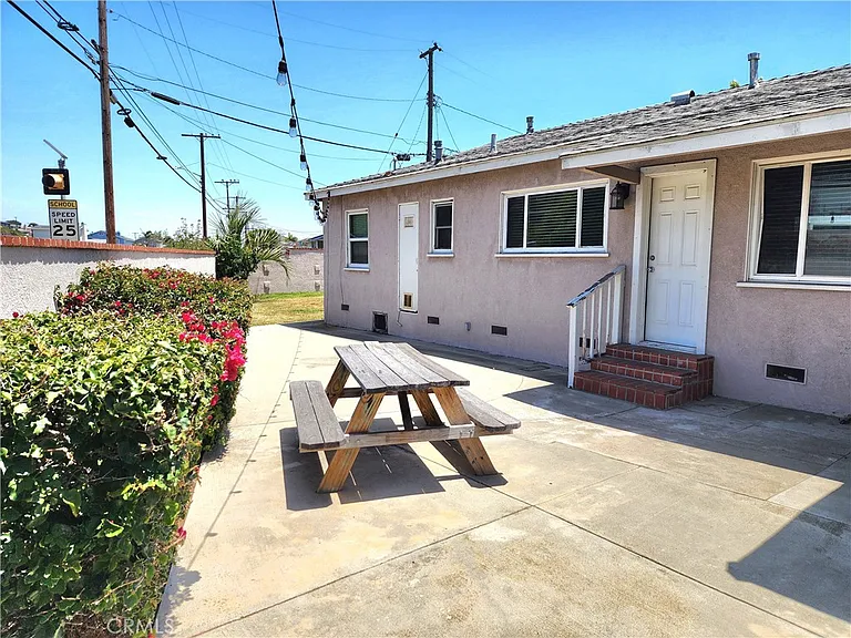 4919 Louise Ave — Photo 20
