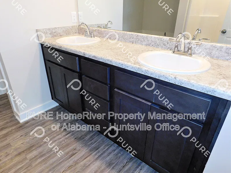 4 bed, 3.0 bath, 1931 sqft, $1,650 — Photo 4