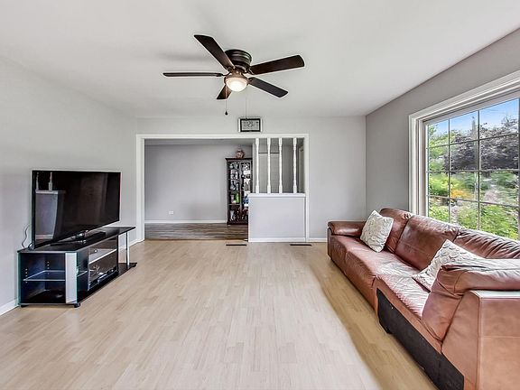 5th image of 3342 Fairlawn Dr
