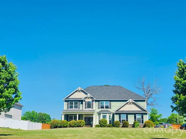 2609 Lakefront Dr, Belmont, NC 28012