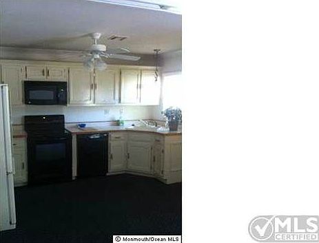 3rd image of 988A Argyll Cir