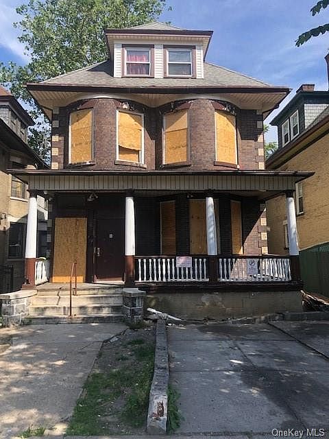 1st image of 2194 University Ave